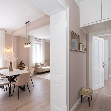 Evita Luxury