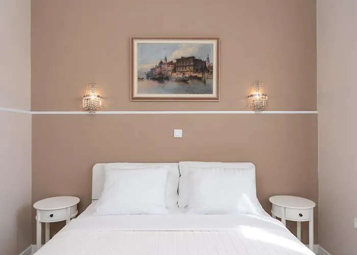 Evita Luxury