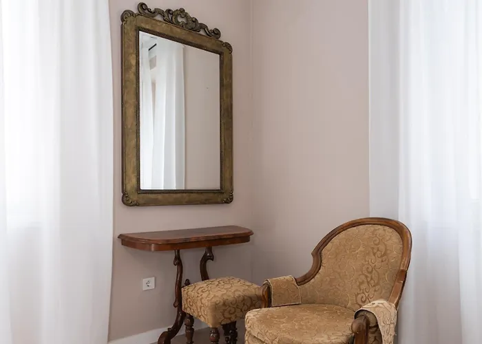 Evita Luxury *